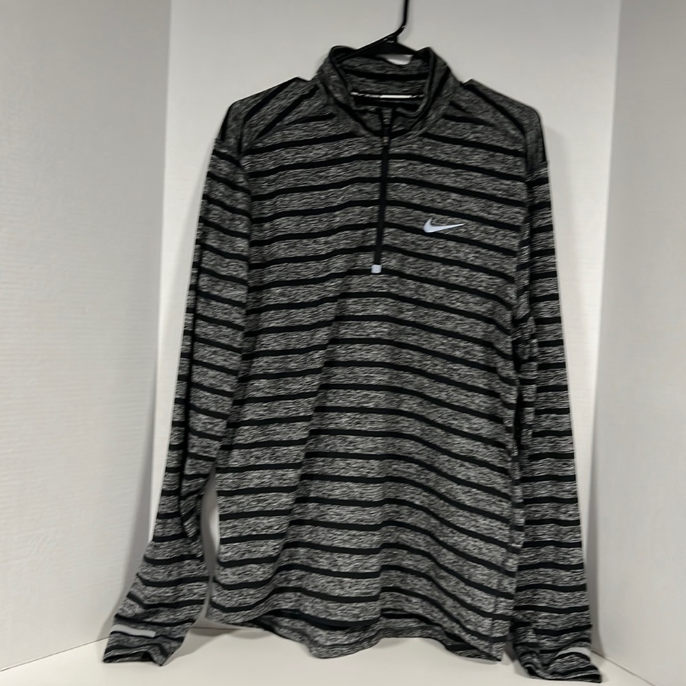 Nike mens sz L running pullover.